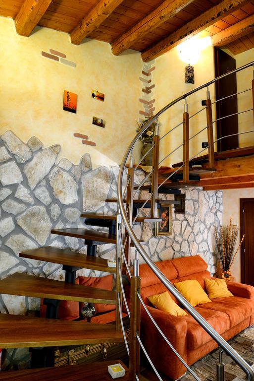 Alla Corte Dei Ventimiglia Montelepre Oda fotoğraf